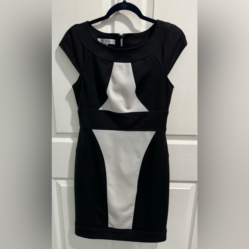 Maggy London Black & Ivory Color Block Sheath. Dress 8.